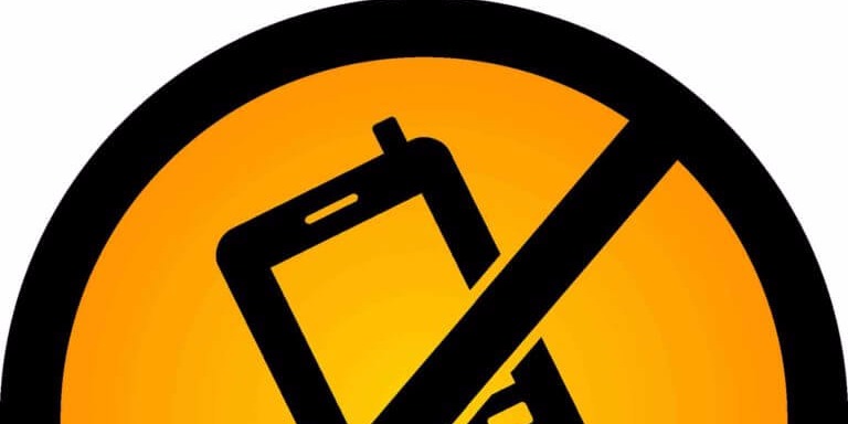 Казахстанцам нельзя возвращать мобильные телефоны продавцам в течение 14 дней после покупки!